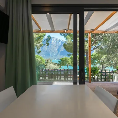 Garda 4* Limone sul Garda