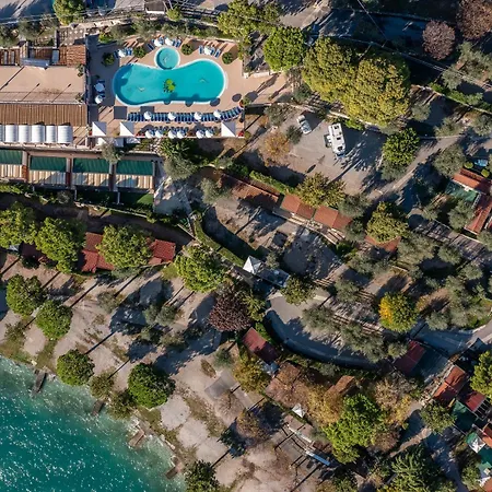 キャンプ場 Park Garda 4*